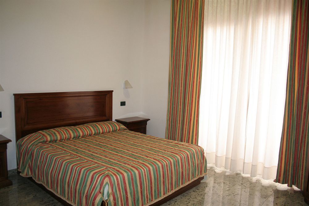 Hotel Arcobaleno Palmi Bagian luar foto